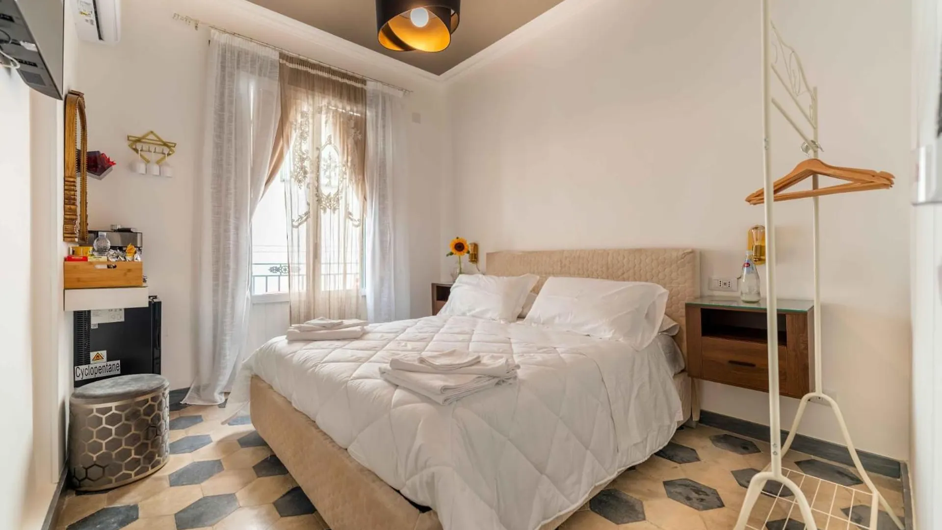 Regina Suite Palermo 0*,  Italia